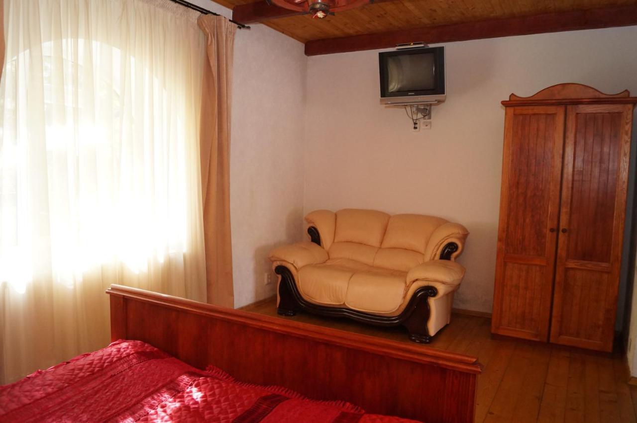 Норіс Hotel Migovo Ngoại thất bức ảnh
